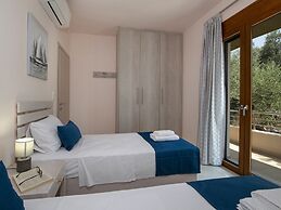 Attractive Holiday Home With Shared Pool