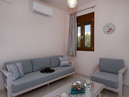 Attractive Holiday Home With Shared Pool