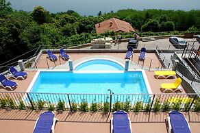 Oggebbio Getaway With Views
