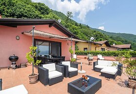 Oggebbio Getaway With Views