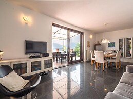 Oggebbio Getaway With Views
