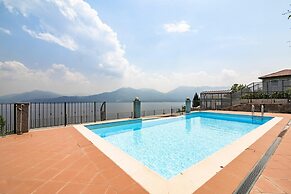 Oggebbio Getaway With Views