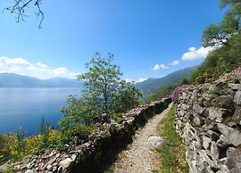Oggebbio Getaway With Views