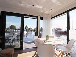 Houseboat in Lemmer With Harbor Views