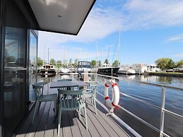 Houseboat in Lemmer With Harbor Views