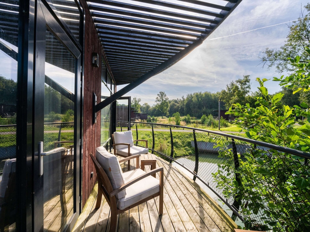 Luxurious Nature Escape