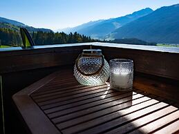 Holiday Flat with Pool Access