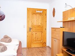 Holiday Flat with Pool Access