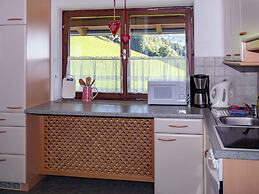 Holiday Flat with Pool Access