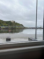 Stylish Seaview 4 Beds Central Apartment Sorenga