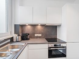 Renovated Apartment Near Beach