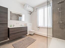 Renovated Apartment Near Beach