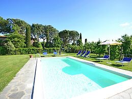 Villa in Tuscany With Pool Near Cortona
