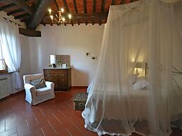 Villa in Tuscany With Pool Near Cortona