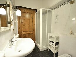 Villa in Tuscany With Pool Near Cortona