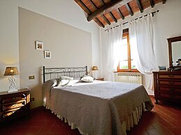 Villa in Tuscany With Pool Near Cortona