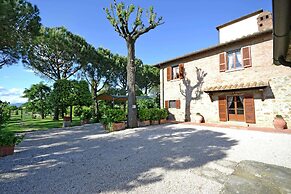 Villa in Tuscany With Pool Near Cortona