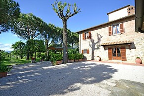 Villa in Tuscany With Pool Near Cortona