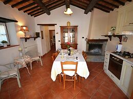 Villa in Tuscany With Pool Near Cortona