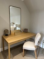 NO. TEN GUESTHOUSE