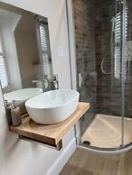 NO. TEN GUESTHOUSE