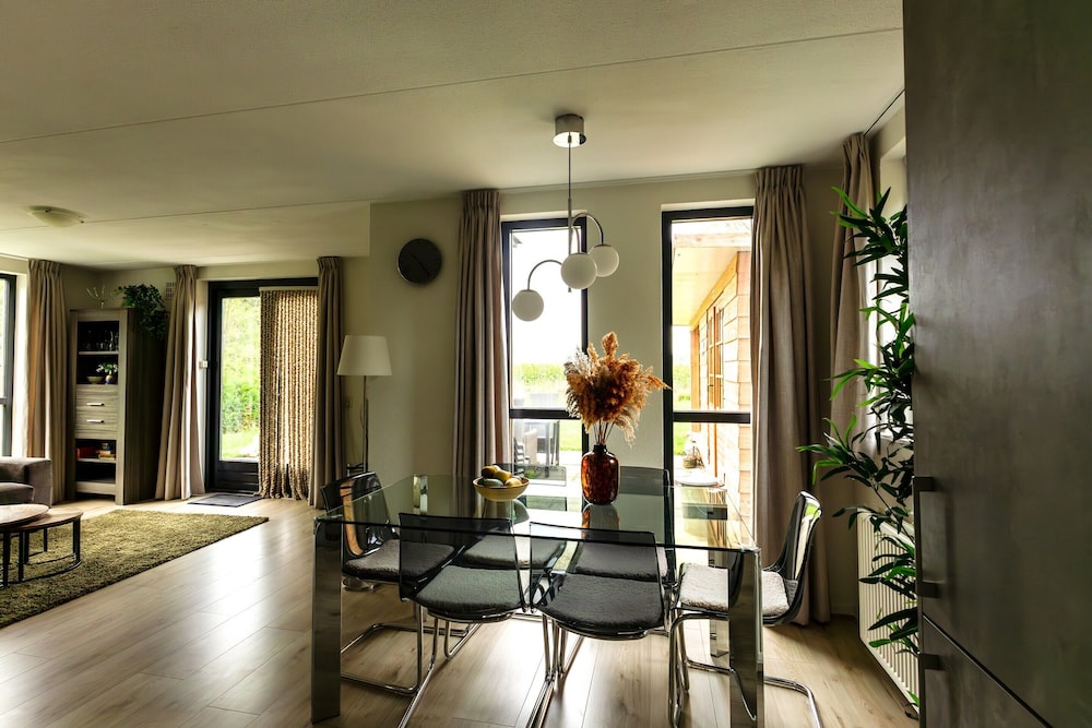 Cosy Holiday Home With Garden