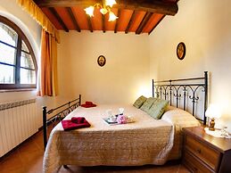 Spacious Cottage in Buti