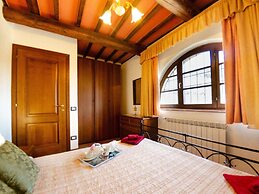 Spacious Cottage in Buti