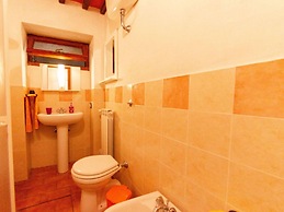 Spacious Cottage in Buti