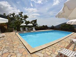 Spacious Cottage in Buti