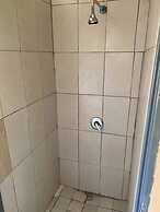 Golden gate guesthouse 0787391431