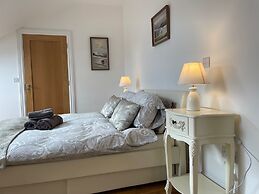 Luxury Waterfront Apartment