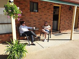 Finley Palm Motor Inn