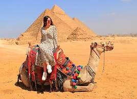 Brilliant Pyramids View Inn