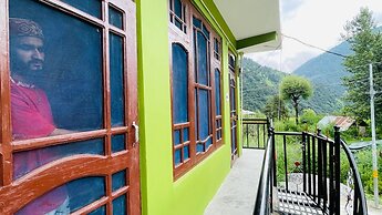 JIYAHA WATERFALL AND SNOW VIEW HOMESTAY