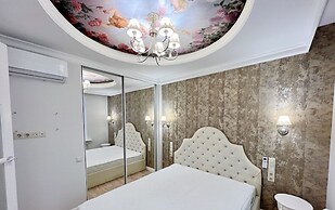 Designer Apartments near Dana Mall