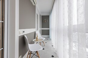 Designer Apartments near Dana Mall
