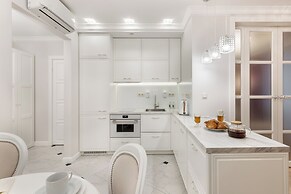 Designer Apartments near Dana Mall