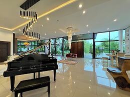 Huge Pool Villa with Private Lake