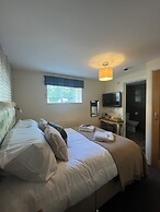 The Olde Coach House Inn