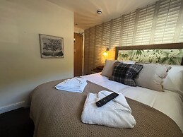 The Olde Coach House Inn