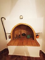 Authentic White House in Paros Lefkes