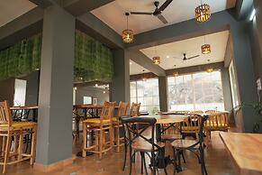 Hotel Alchemy Bistro & Inn