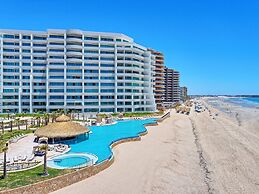 Oceanfront Vibes Iconic Beachside Getaway