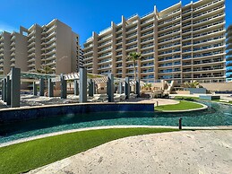 Oceanfront Vibes Iconic Beachside Getaway