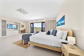 Catalina Residence Apt 3 - L.g. Smith Boulevard 546-j