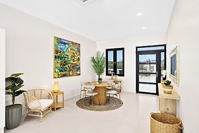 Catalina Residence Apt 3 - L.g. Smith Boulevard 546-j