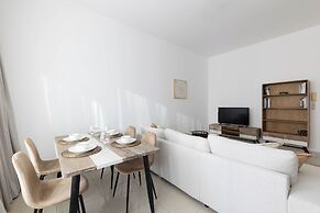 Handsome 1BR in Armada Tower 3