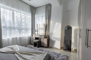 Handsome 1BR in Armada Tower 3