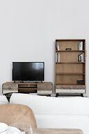 Handsome 1BR in Armada Tower 3